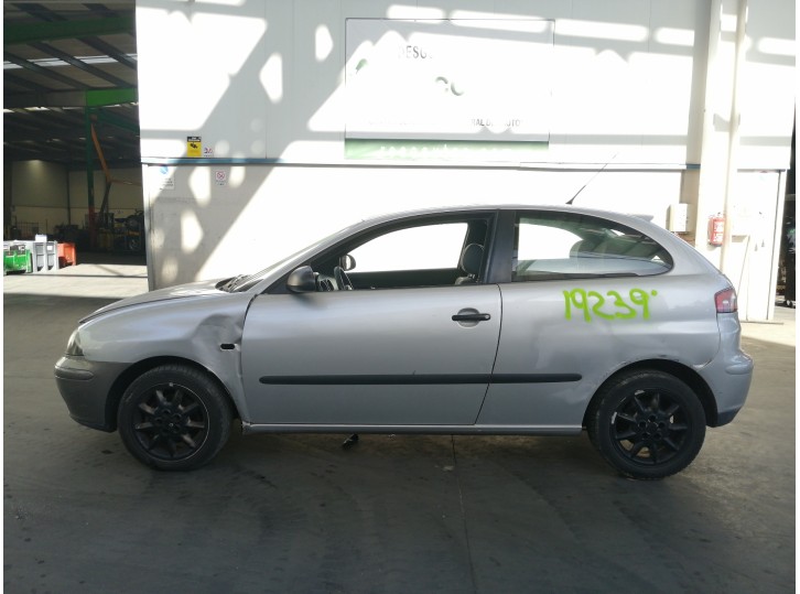 seat ibiza (6l1) del año 2003