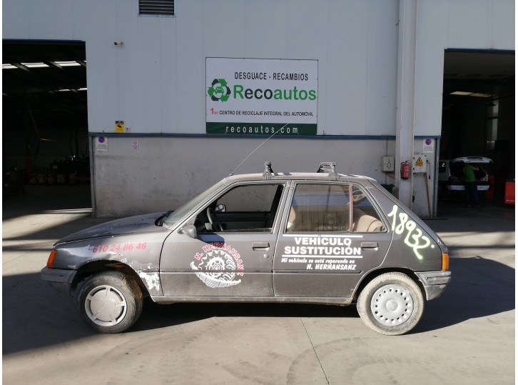 peugeot 205 berlina del año 1988