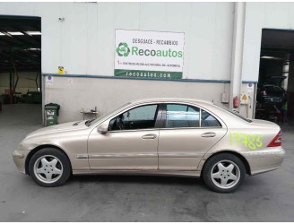 mercedes-benz clase c (w203) berlina del año 2002