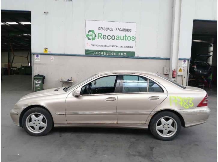 mercedes-benz clase c (w203) berlina del año 2002