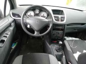 peugeot 207 del año 2004