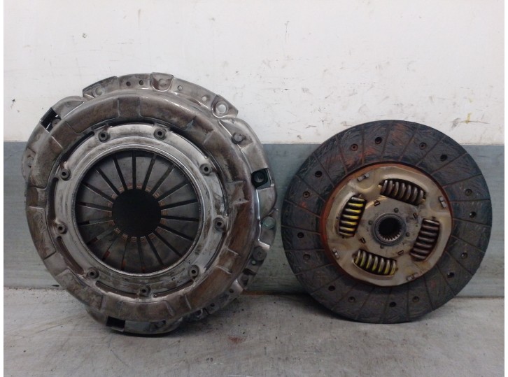 Recambio de kit embrague para hyundai h 1 2.5 diesel referencia OEM IAM 413004A000 413004A000 