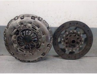 Recambio de kit embrague para renault laguna iii 2.0 dci diesel cat referencia OEM IAM 8200501027 7701476589 