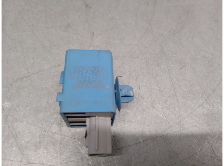 Replacement relay for Lexus IS 2.5 16V CAT (Hybrid) OEM IAM reference 8974730040 0689004580 DENSO
