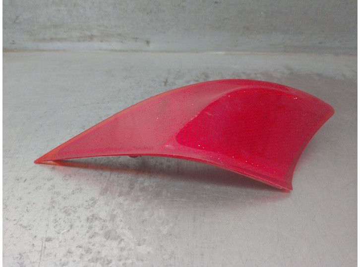 Recambio de piloto trasero izquierdo paragolpes para lexus is 2.5 16v cat (híbrido) referencia OEM IAM 8192053050 8192053050 5 P