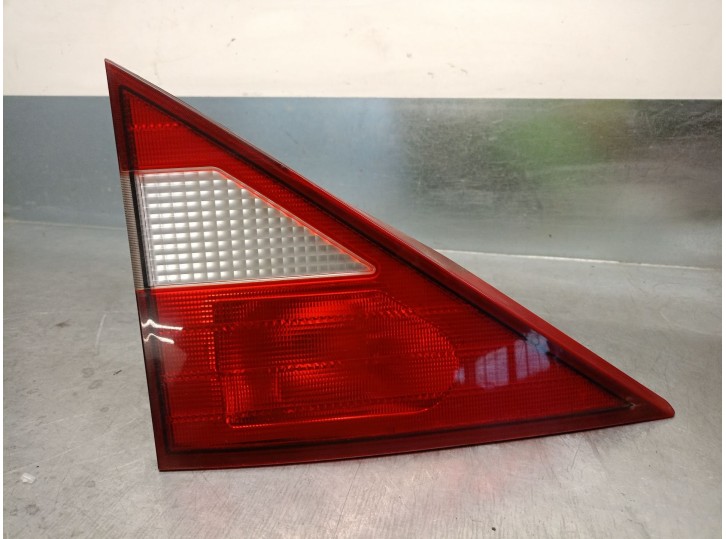 Recambio de piloto trasero izquierdo para ssangyong rodius 2.7 turbodiesel cat referencia OEM IAM 8360221201 8360221201 