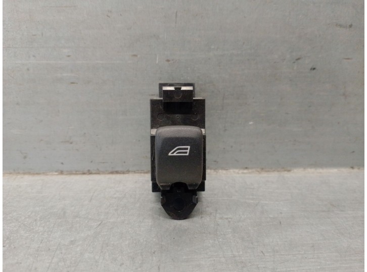 Recambio de mando elevalunas delantero derecho para volvo xc60 i suv (156) d5 awd referencia OEM IAM 31272012  