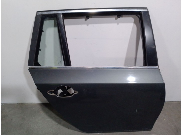Recambio de puerta trasera derecha para bmw serie 5 touring (e61) 2.5 cat referencia OEM IAM 41525A2A368 