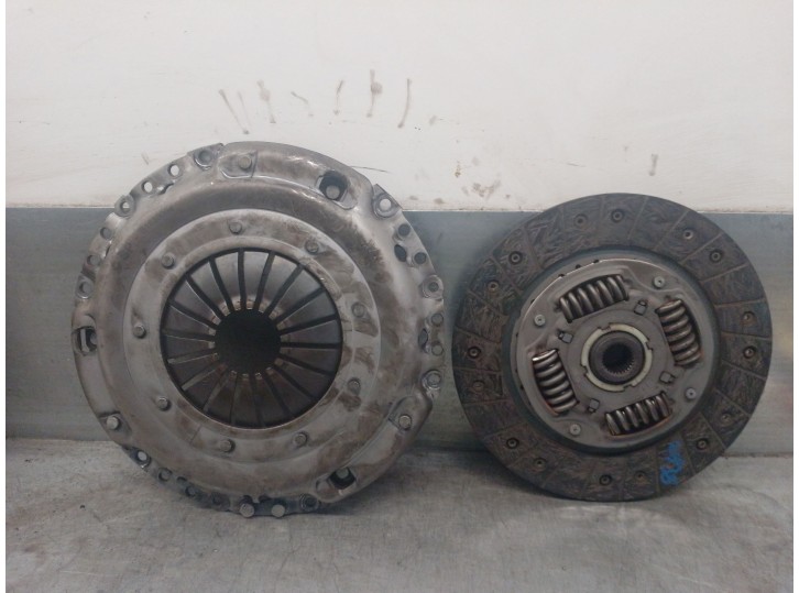 Replacement clutch kit for Audi TT (8N3) 1.8 T OEM IAM reference 038141032E 038141032E 