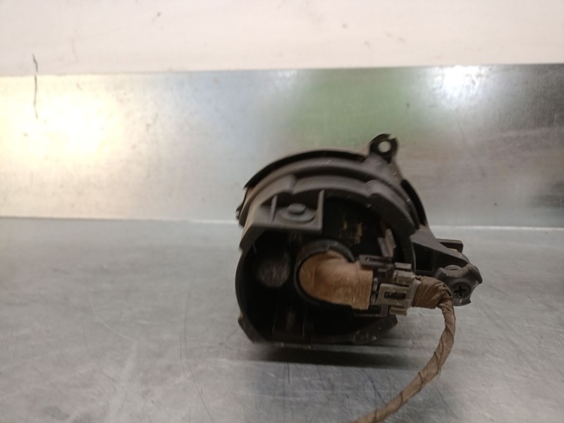Recambio de faro antiniebla derecho para ssangyong rodius 2.7 turbodiesel cat referencia OEM IAM 8320221000 8320221000 