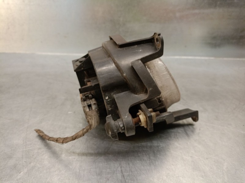 Recambio de faro antiniebla derecho para ssangyong rodius 2.7 turbodiesel cat referencia OEM IAM 8320221000 8320221000 