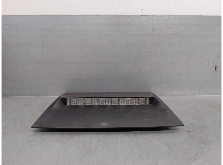 Recambio de luz central de freno para lexus is 2.5 16v cat (híbrido) referencia OEM IAM 8157030230 8157030230 