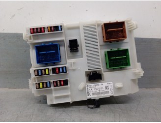 Recambio de caja reles / fusibles para volvo xc60 i suv (156) d5 awd referencia OEM IAM 31314116 BG9T14C256GA