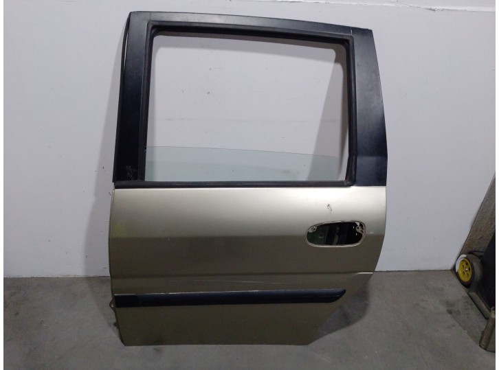Recambio de puerta trasera izquierda para hyundai matrix (fc) 1.6 referencia OEM IAM 7700317020  
