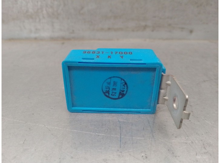 Replacement relay for Hyundai Matrix (FC) 1.6 OEM IAM reference 9683117000 HMC