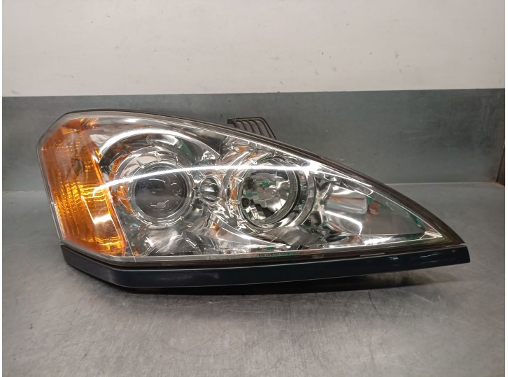 Recambio de faro derecho para ssangyong kyron 2.0 referencia OEM IAM 8310209100 8310209100 