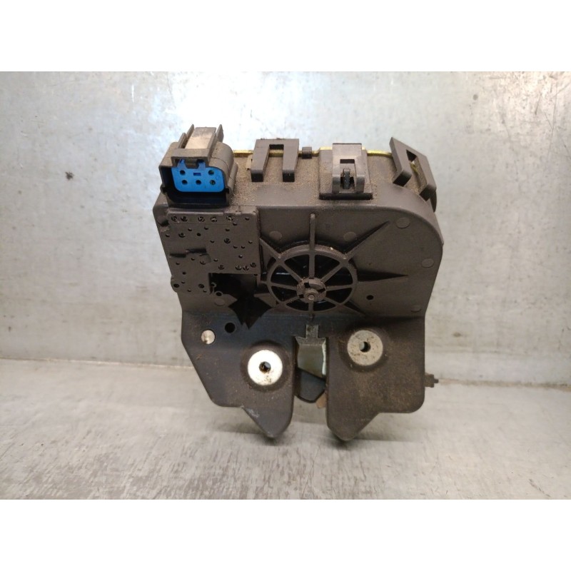 Recambio de cerradura maletero / porton para ford focus i sedán (dfw) 1.8 turbo di / tddi referencia OEM IAM YS4A43102AD  