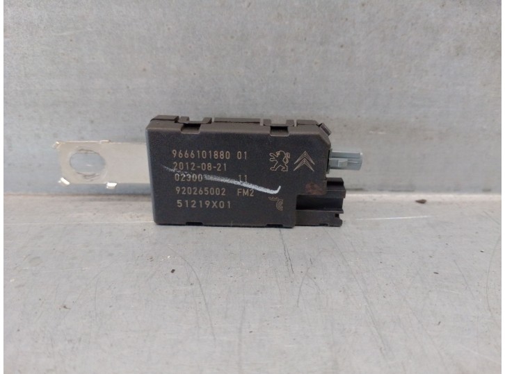 Recambio de antena para peugeot 508 sw i (8e_) 2.0 hdi rxh hybrid4 referencia OEM IAM 9666101880 