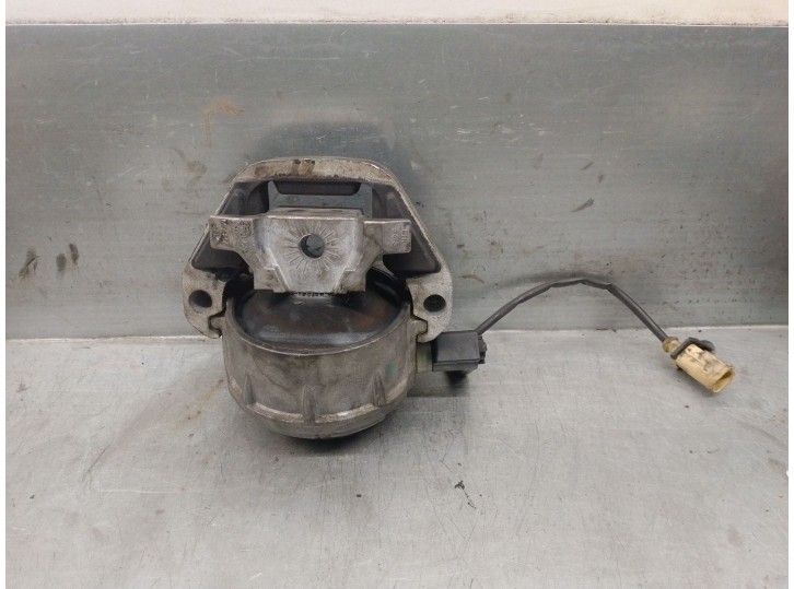 Replacement left engine mount for Audi A6 Saloon (4G2) 3.0 V6 24V TDi OEM IAM reference 4G0199381LG 4G0199381LG 