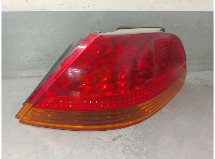 Recambio de piloto trasero derecho para bmw 7 (e65, e66, e67) 730 d referencia OEM IAM 632183796889 63217164734 