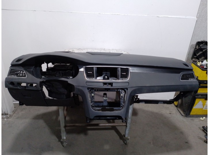 Recambio de salpicadero para peugeot 508 sw i (8e_) 2.0 hdi rxh hybrid4 referencia OEM IAM 8247X3 