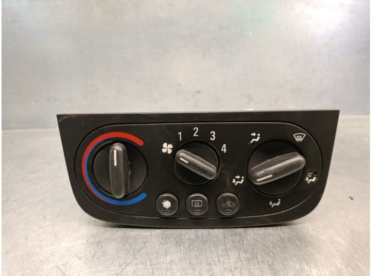 Replacement heater/air conditioning control unit for Opel Combo Tour 1.3 CDTi 16V OEM IAM reference 13189915 13189915 