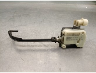 Recambio de motor tapa deposito combustible para opel insignia a (g09) 2.0 cdti (68) referencia OEM IAM 13501151  