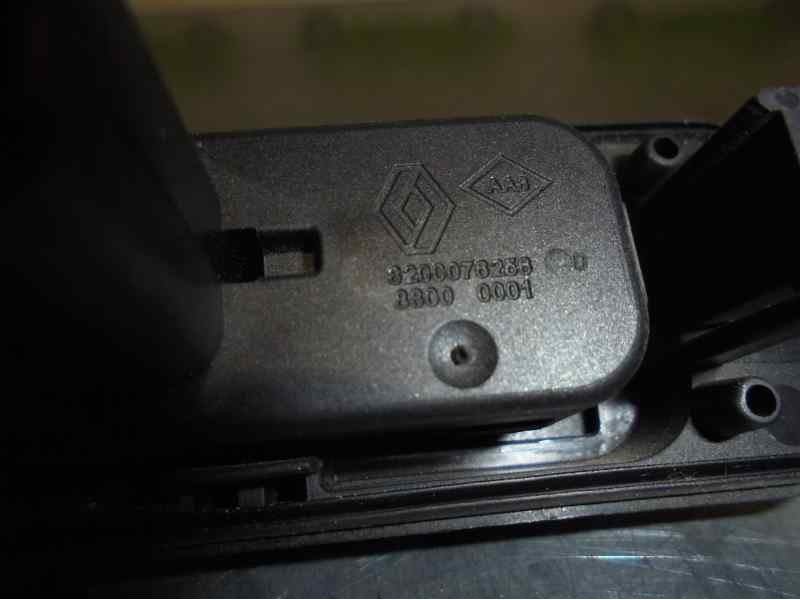 Recambio de maneta exterior porton para renault twingo 1.2 16v referencia OEM IAM 8200076256 CAJA 5 