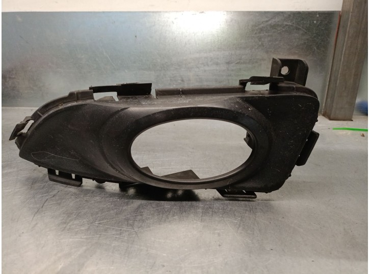 Recambio de rejilla paragolpes izquierda para mazda 3 (bk) 1.6 di turbo referencia OEM IAM BP4K51678A BP4K51678A P3578L