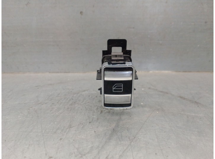 Replacement rear left window switch for Mercedes-Benz S-Class (W221) saloon 3.0 CDi CAT OEM IAM reference A2218201
