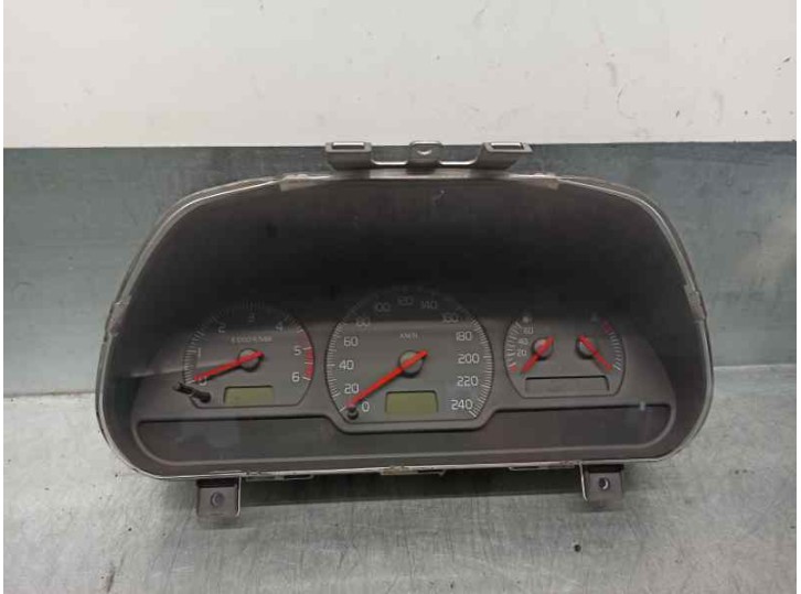 Recambio de cuadro instrumentos para volvo v40 familiar 1.9 diesel referencia OEM IAM 30857569 