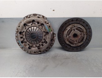 Recambio de kit embrague para volkswagen polo (9n1) 1.4 16v referencia OEM IAM 120025410 320033910 LUK