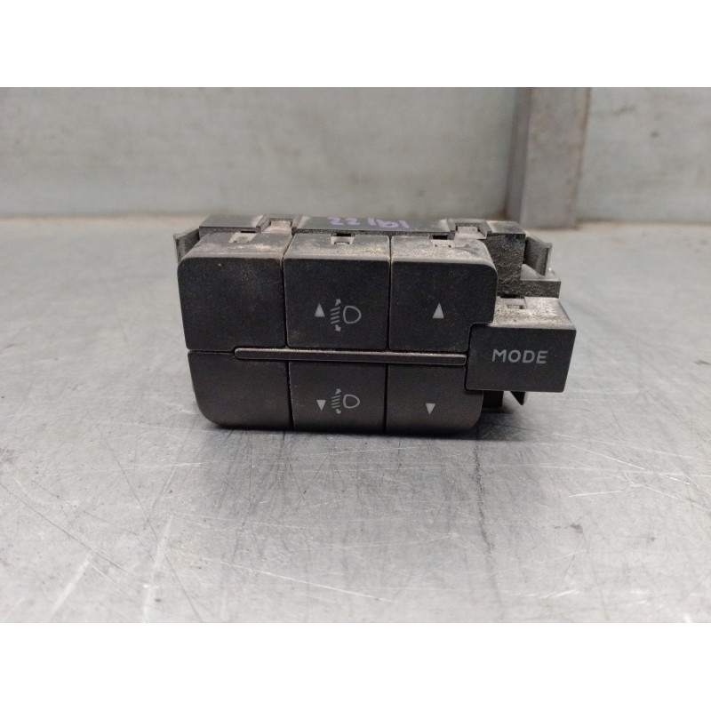 Recambio de mando luces salpicadero para iveco daily caja cerrada (2006 =>) 2.3 diesel referencia OEM IAM 69500781  