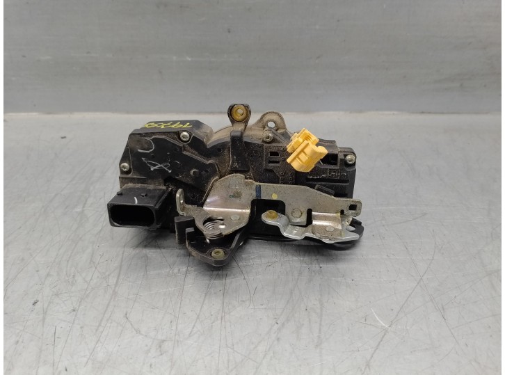 Recambio de cerradura puerta delantera izquierda para cadillac srx 3.6 referencia OEM IAM L15817041 7 PINES 5 PUERTAS