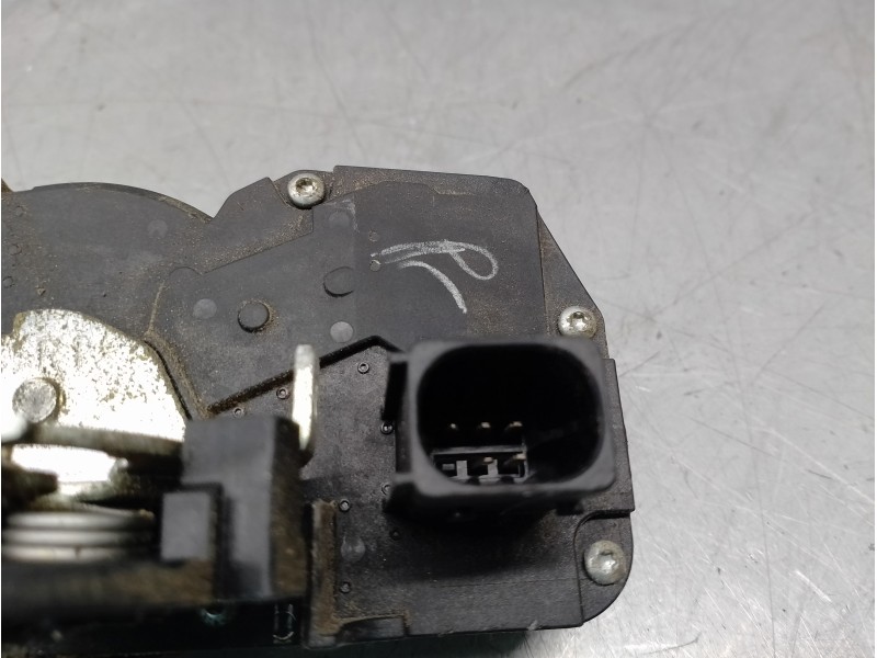 Recambio de cerradura puerta delantera derecha para cadillac srx 3.6 referencia OEM IAM R15817044 5 PINES 5 PUERTAS