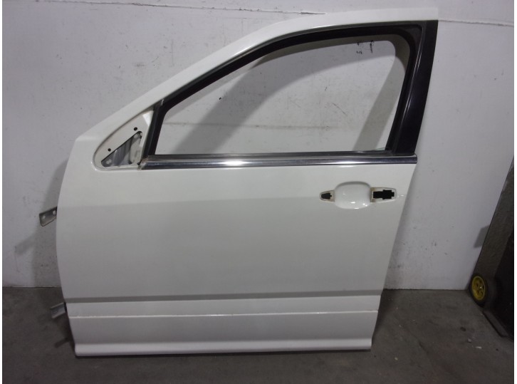 Recambio de puerta delantera izquierda para cadillac srx 3.6 referencia OEM IAM 4965667 BLANCA 5 PUERTAS