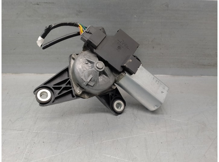 Recambio de motor limpia trasero para cadillac srx 3.6 referencia OEM IAM 53843417 VALEO