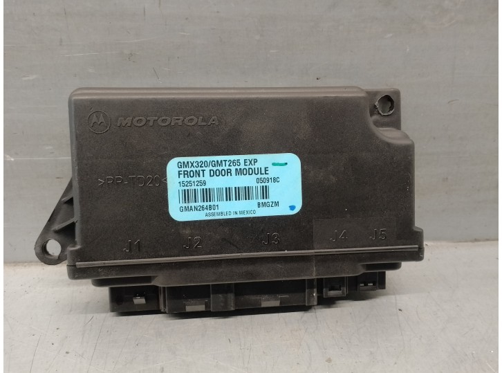 Recambio de centralita cierre para cadillac srx 3.6 referencia OEM IAM 15251259 GMX320 MOTOROLA