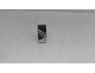 Recambio de mando elevalunas trasero izquierdo para ds ds 3 / ds 3 crossback (ur_, uc_, uj_) 1.2 puretech 130 referencia OEM IAM
