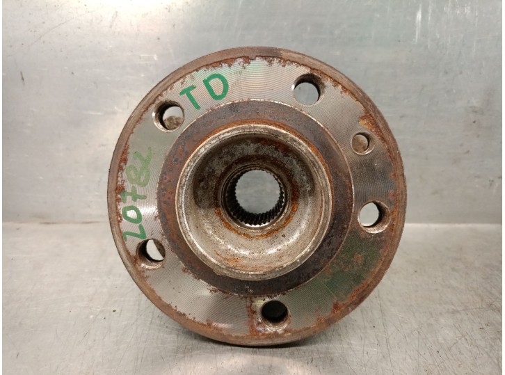 Replacement rear right stub axle for Volvo XC70 II (136) D5 AWD OEM IAM reference 31360027 