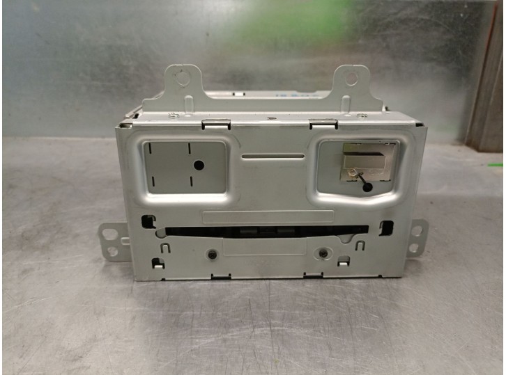 Replacement audio system / CD radio for Opel Astra J Sports Tourer (P10) 1.6 CDTi (35) OEM IAM reference 23495140 495026044 
