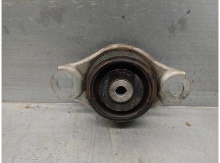Replacement gearbox mount for Ford Ka (RU8) 1.2 OEM IAM reference 1583130 1583130 