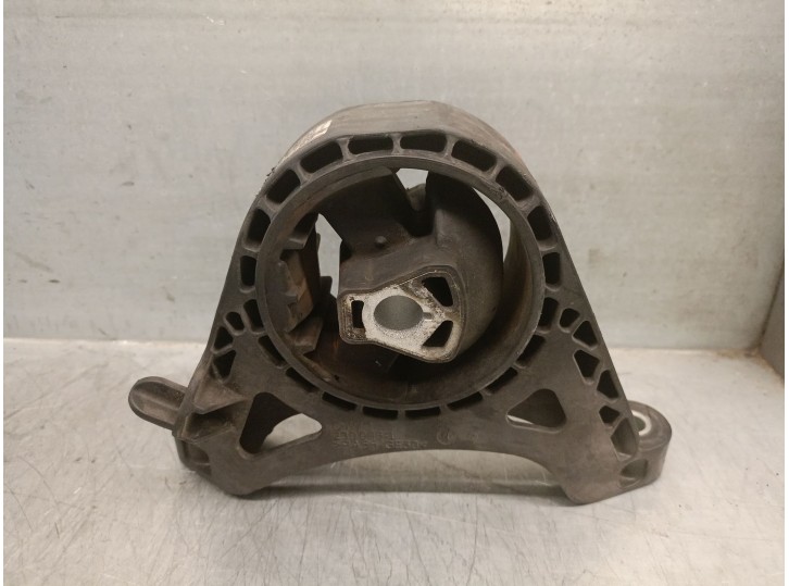 Replacement right engine mount for Opel Insignia A (G09) 2.0 CDTI (68) OEM IAM reference 13227769 684616 