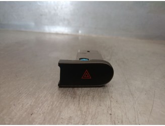 Replacement hazard warning switch for Daewoo Lanos Sedan (KLAT) 1.3 OEM IAM reference 96231858 96231858 