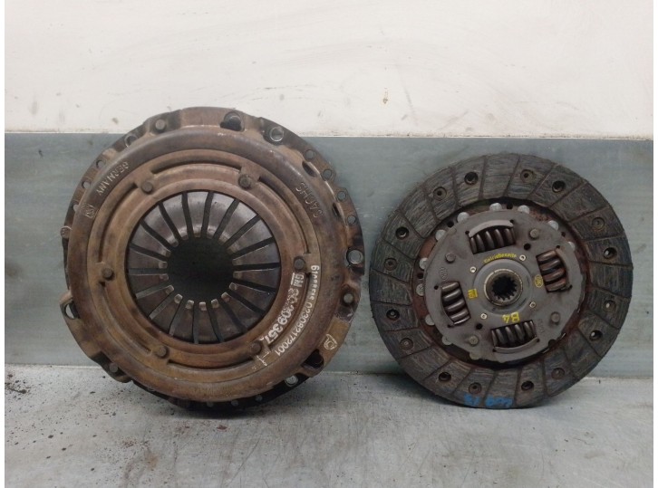 Replacement clutch kit for Opel Kadett E (T85) 1.6 S (C19, D19) OEM IAM reference 90209357 R1520046 