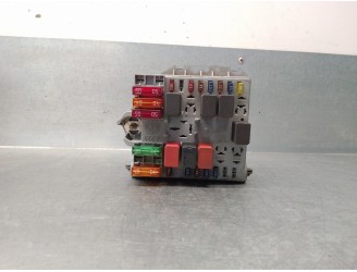 Recambio de caja reles / fusibles para alfa romeo 147 (190) 1.6 16v cat referencia OEM IAM 46558759  