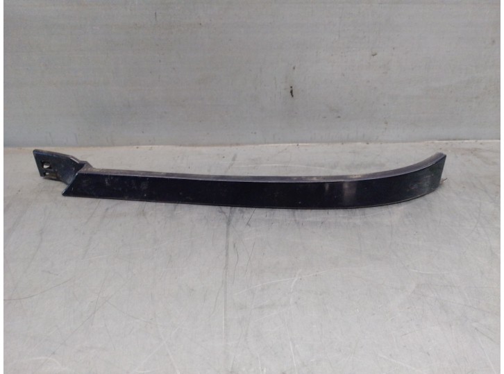 Recambio de cerquillo faro para mercedes-benz clase m (w163) ml 400 cdi (163.128) referencia OEM IAM 1638260177  