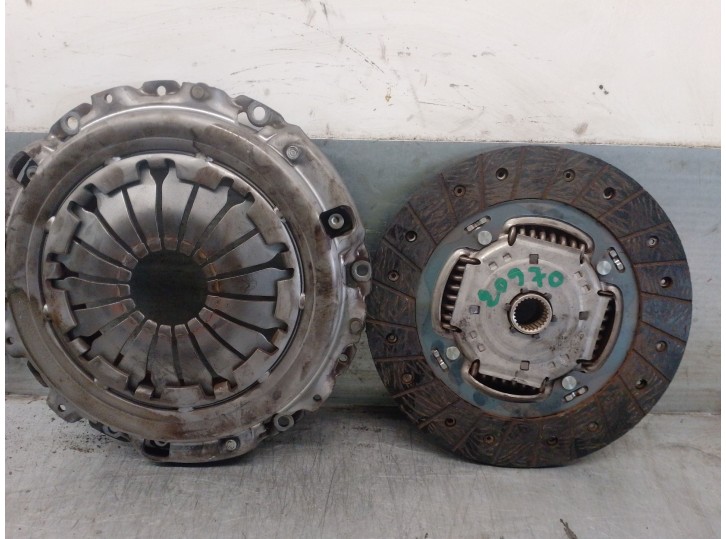 Recambio de kit embrague para dacia sandero 1.5 dci referencia OEM IAM 302058324R 302058324R 