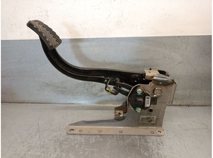 Recambio de pedal freno para hyundai i20 1.2 16v cat referencia OEM IAM 32810C8100 32810C8100 5 PUERTAS