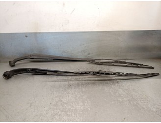 Recambio de brazo limpia delantero derecho para hyundai i20 1.2 16v cat referencia OEM IAM 98321C8000 98311C8010 